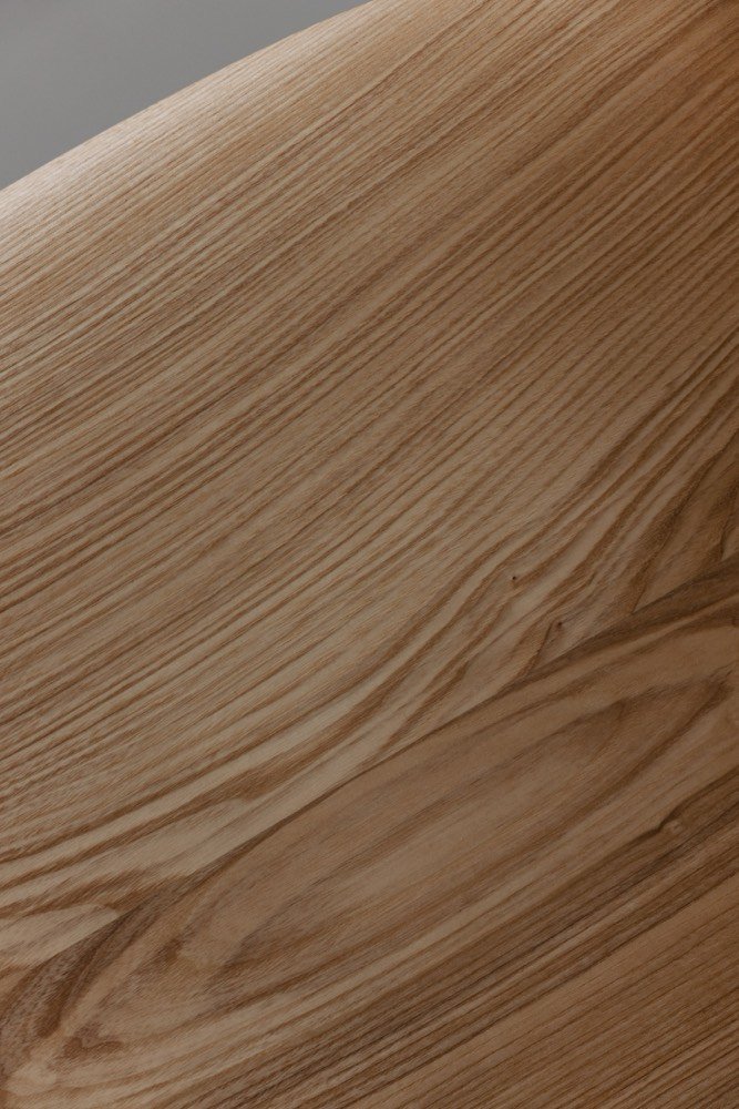 Close-up of the natural ash grain